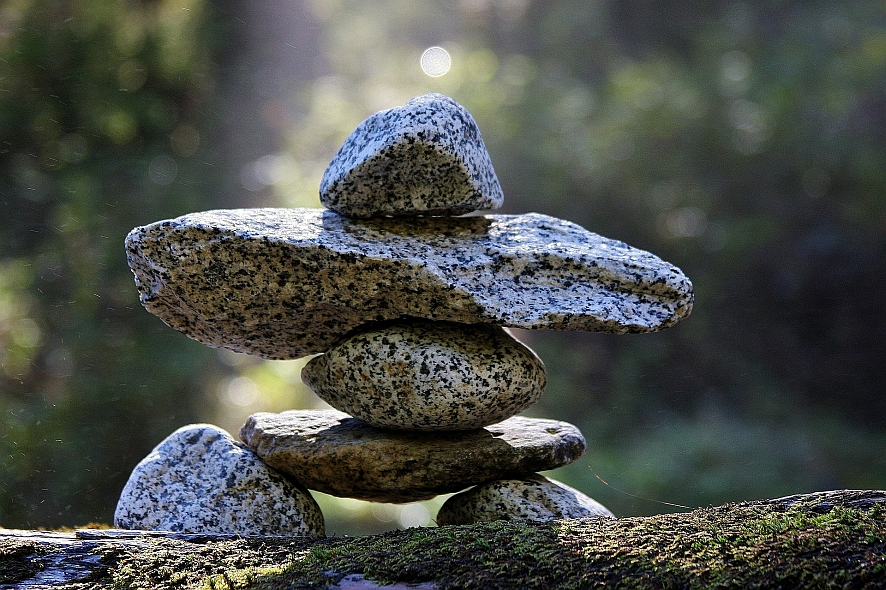 Stapelsteine – Symbolbild für Ruhe und Ausgleich
